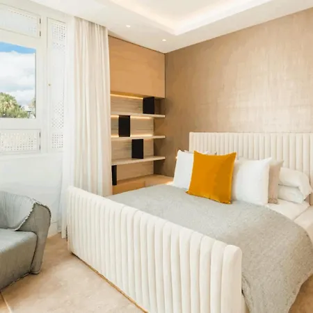 Penthouse Frontline Of Puente Apartment *