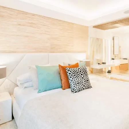 Penthouse Frontline Of Puente Marbella