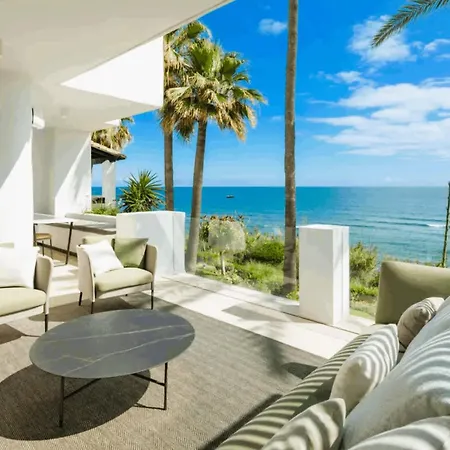 Penthouse Frontline Of Puente Marbella